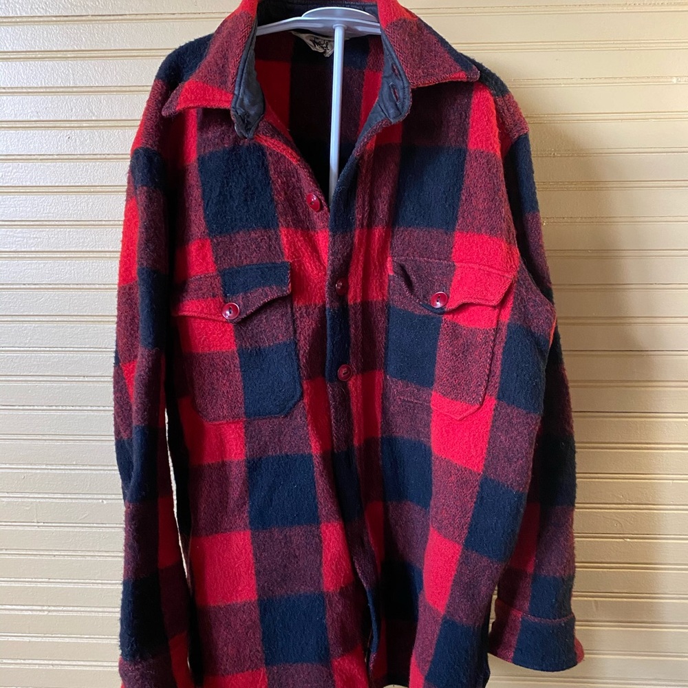 Woolrich- buffalo plaid red black shirt jacket